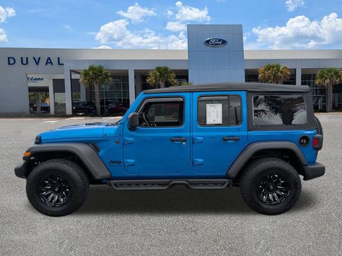 Used 2025 Jeep Wrangler Sport image 6