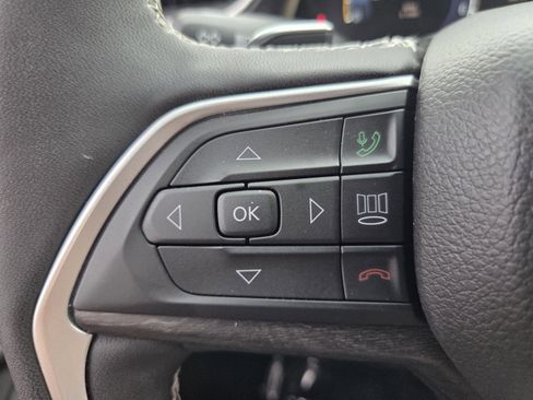 Used 2025 Jeep Grand Cherokee Limited AWD/4WD image 28
