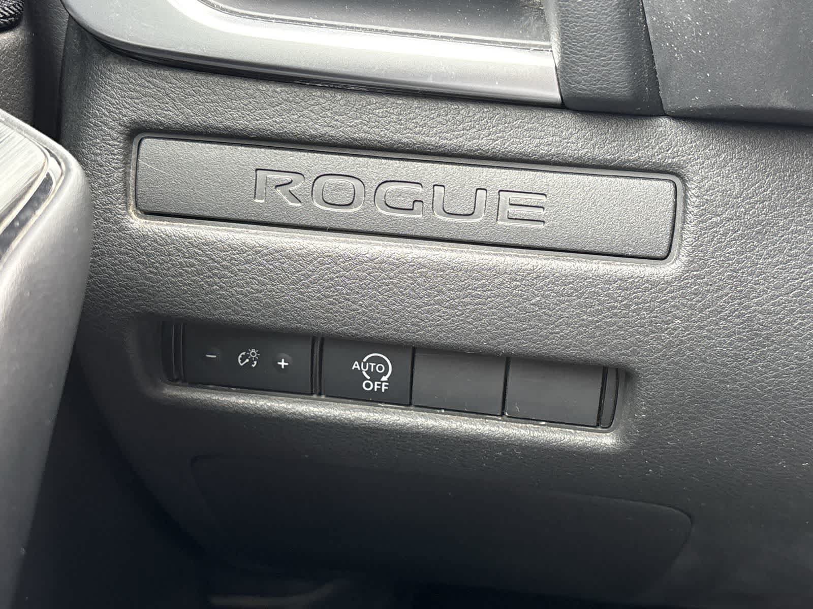 Used 2023 Nissan Rogue S AWD/4WD image 22