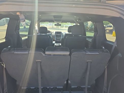 Used 2019 Dodge Grand Caravan SXT w/ Blacktop Package FWD image 23