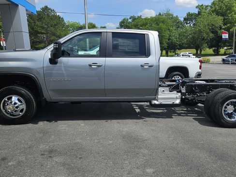 New 2026 Chevrolet Silverado 3500 LT w/ Convenience Package AWD/4WD image 5