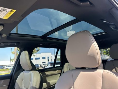 New 2026 Volvo XC90 T8 Ultra w/ Protection Package Premier AWD/4WD image 25