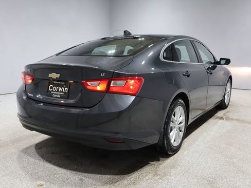 Used 2017 Chevrolet Malibu LT image 2