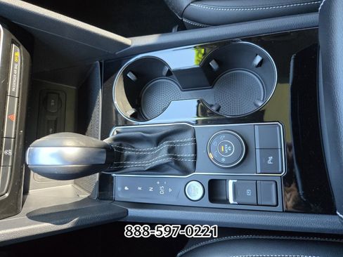 Certified 2022 Volkswagen Atlas SE image 26