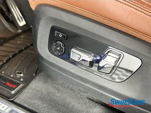 Used 2025 BMW X7 M60i image 43