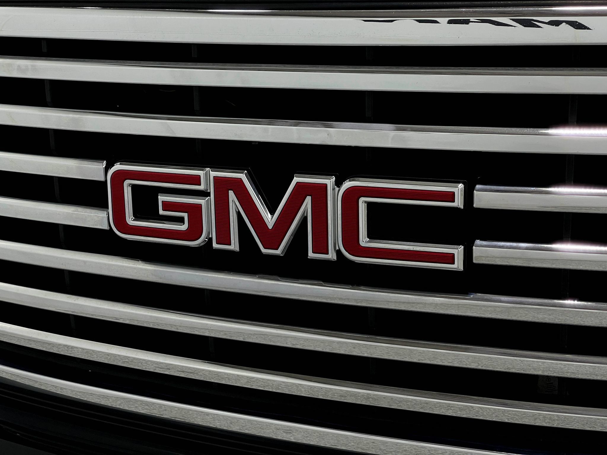 Used 2019 GMC Yukon SLT w/ Premium Edition AWD/4WD image 40