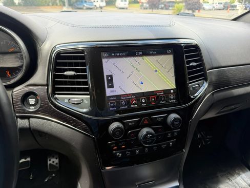 Used 2020 Jeep Grand Cherokee High Altitude AWD/4WD image 2