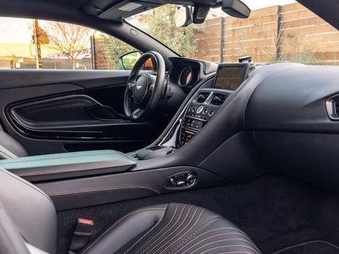 Used 2018 Aston Martin DB11 Coupe image 77