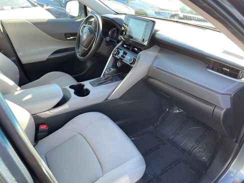 Certified 2021 Toyota Venza LE image 12