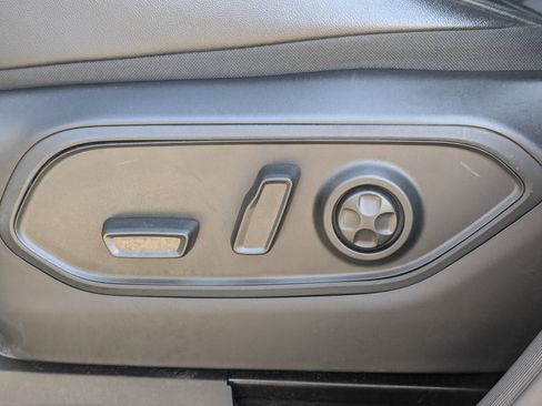 Used 2025 Jeep Grand Cherokee Altitude AWD/4WD image 23