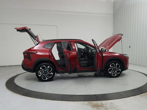 Used 2026 Chevrolet Trax RS FWD image 17