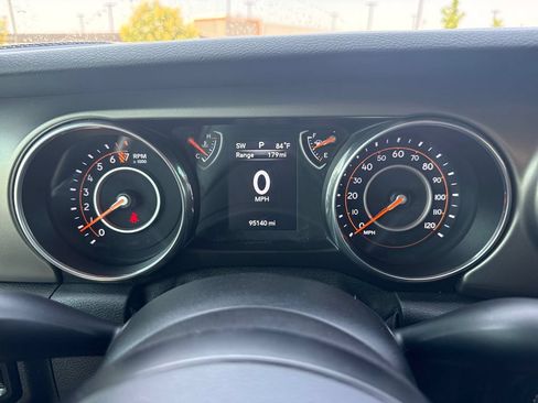 Used 2018 Jeep Wrangler Unlimited Sport S AWD/4WD image 18