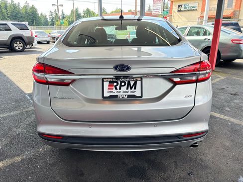 Used 2018 Ford Fusion SE image 6