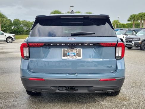 New 2026 Ford Explorer Active RWD image 8