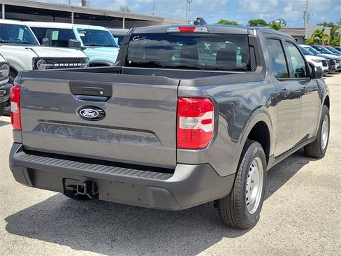 New 2025 Ford Maverick XL image 4