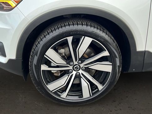 Used 2021 Volvo XC40 P8 Recharge w/ Advanced Package image 26