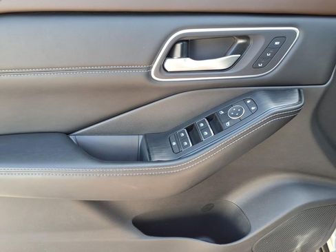 Used 2021 Nissan Rogue SL image 14