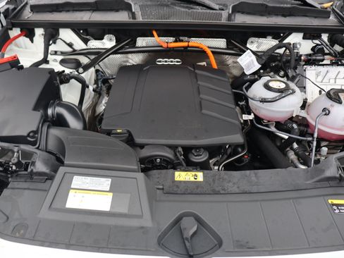 Used 2023 Audi Q5 e Prestige AWD/4WD image 44