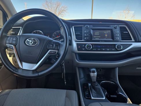 Used 2015 Toyota Highlander Plus image 20
