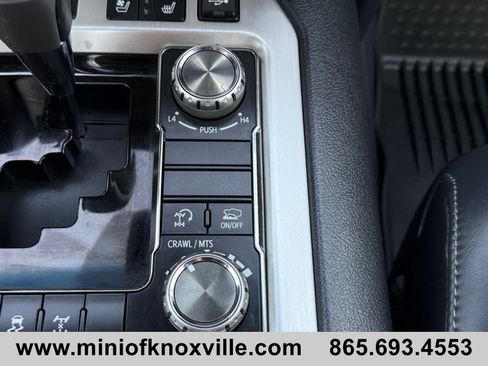 Used 2018 Toyota Land Cruiser AWD/4WD image 27
