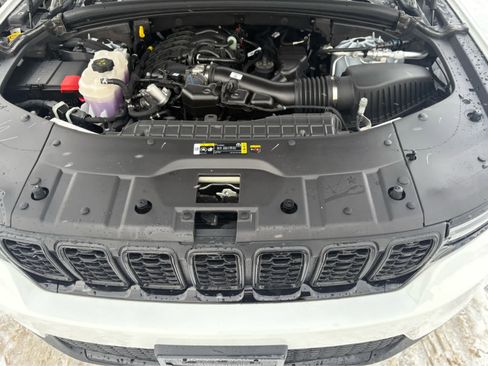 New 2025 Jeep Grand Cherokee Altitude image 21