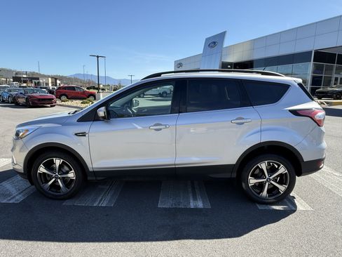 Used 2018 Ford Escape SEL image 8