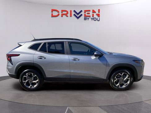 New 2026 Chevrolet Trax LT w/ Driver Confidence Package image 6