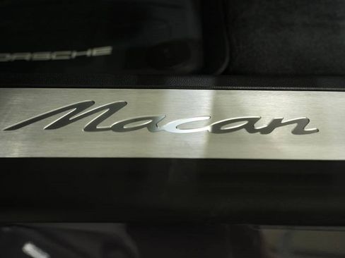 New 2025 Porsche Macan Electric image 31