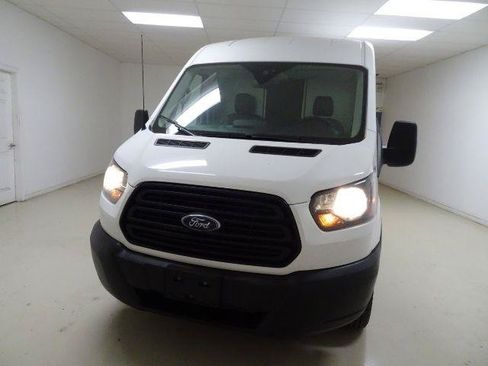 Used 2019 Ford Transit 150 130 Medium Roof RWD image 9