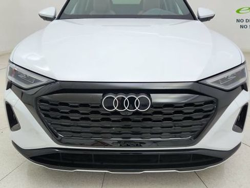 Used 2024 Audi Q8 e-tron Prestige w/ Prestige Package AWD/4WD image 9