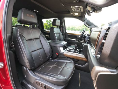 Used 2024 Chevrolet Silverado 1500 High Country w/ Technology Package AWD/4WD image 33