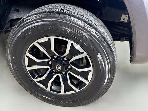 Certified 2022 Toyota Tacoma TRD Sport w/ Technology Package AWD/4WD image 9