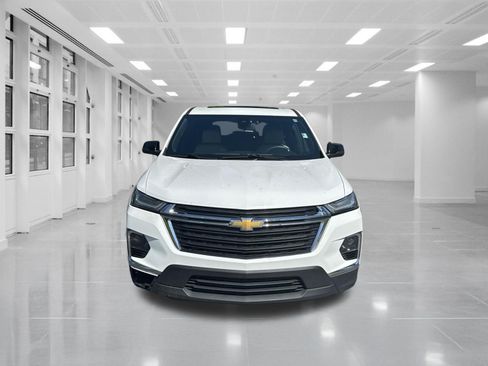 Used 2022 Chevrolet Traverse LS FWD image 2