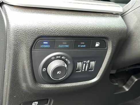 Used 2023 Jeep Grand Cherokee 4WD 4xe image 11