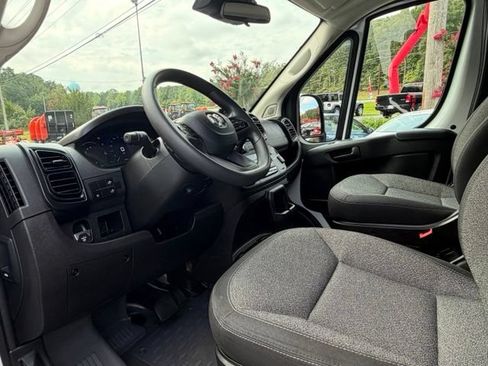 Used 2025 RAM ProMaster 2500 w/ U-Haul Equipment Group FWD image 9