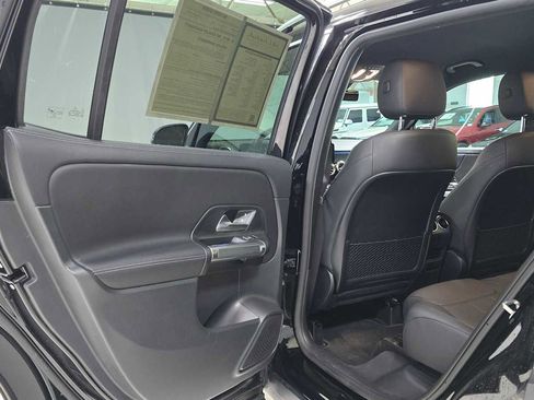Used 2024 Mercedes-Benz GLB 250 4MATIC image 15