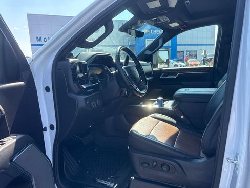 Used 2025 Chevrolet Silverado 3500 High Country w/ High Country Premium Package AWD/4WD image 5