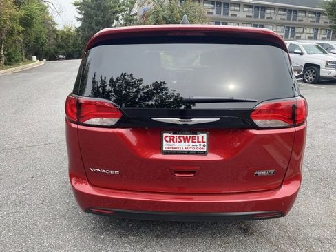 Used 2025 Chrysler Voyager LX image 6