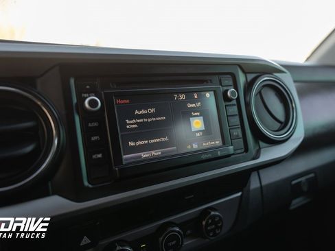 Used 2016 Toyota Tacoma SR5 w/ Towing Package image 30