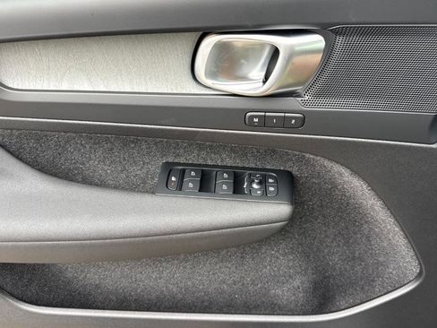 Used 2026 Volvo XC40 B5 Plus w/ Climate Package image 9