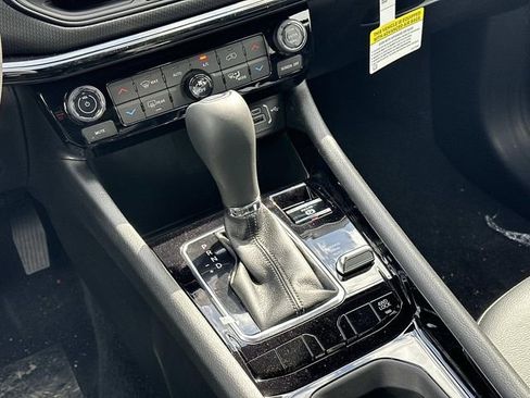 New 2026 Jeep Compass Latitude AWD/4WD image 14