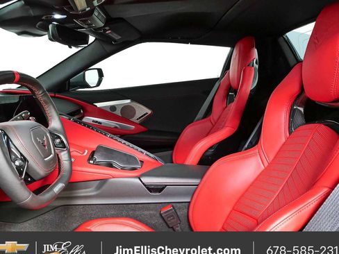 Used 2025 Chevrolet Corvette Z06 RWD image 5