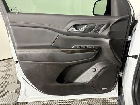 Used 2022 GMC Acadia AT4 w/ Preferred Package AWD/4WD image 16