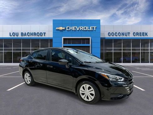 Used 2025 Nissan Versa S w/ Trunk Package FWD image 2