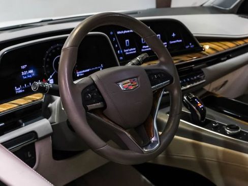 Used 2021 Cadillac Escalade ESV Sport Platinum RWD image 18