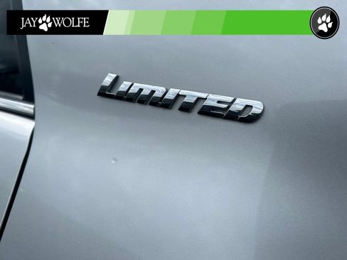 Used 2016 Toyota 4Runner Limited AWD/4WD image 6