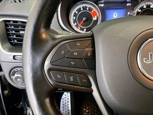 Used 2020 Jeep Cherokee Trailhawk w/ Comfort & Convenience Group image 11