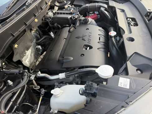 Used 2020 Mitsubishi Outlander Sport ES FWD image 40