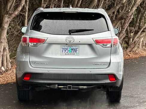 Used 2014 Toyota Highlander Limited image 5