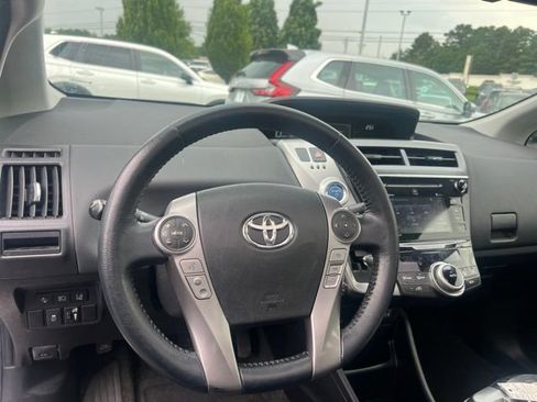 Used 2017 Toyota Prius V Five w/ Advanced Technology Package FWD image 17